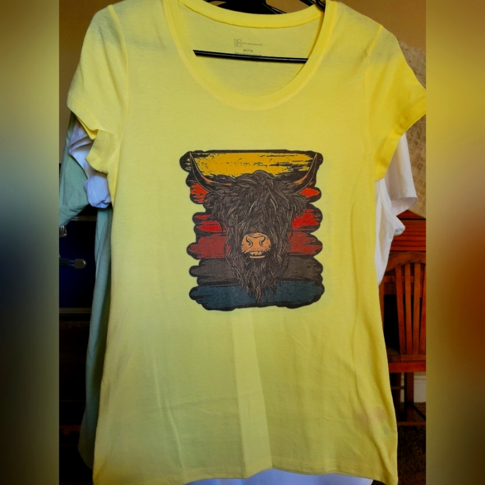 Graphic T
